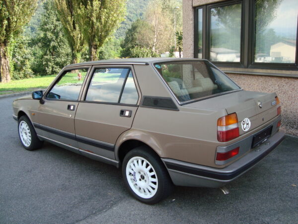 main-227-giulietta-1.8-beige-2-scaled-1.jpg