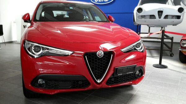 main-315-Stelvio-2.jpg